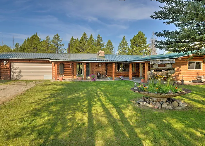 Cozy Wy Home: Rivers, Lakes, Mountains, Wildlife